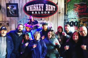 All-Inclusive Pub Crawl with Moonshine, Cocktails, and Craft Beer - Stop-by-stop pacing: how the evening stays fun (and manageable)