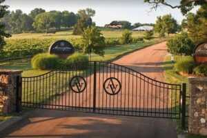Arrington Vineyard Winery Round-Trip Shuttle Transportation from Nashville - Wine Tastings and Food Purchases: What’s Included vs. What You Choose