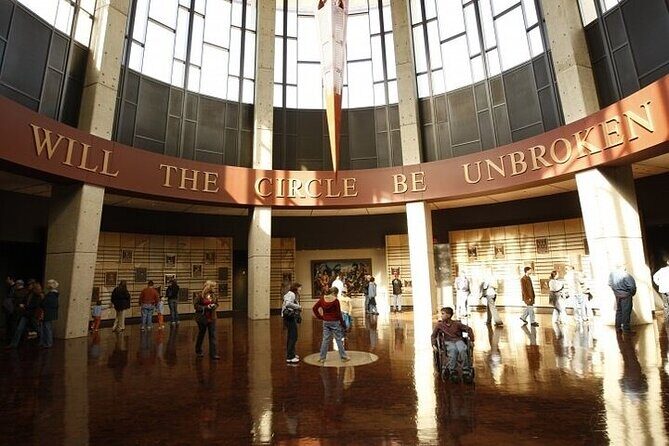 Before-Open Guided Tour & Admission to Country Music Hall of Fame - Your 1-hour docent-led route: how the museum story clicks