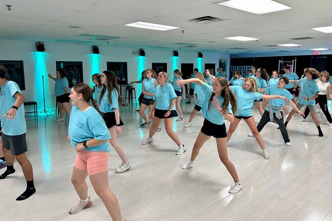 Beginner's Line Dancing Class with Instructor in Nashville - BYOB and Group Energy: Plan Like It’s a Night Out