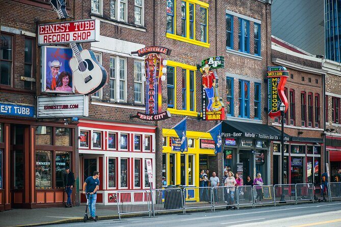 Best of Nashville City Sightseeing Tour on Double Decker Bus - Museums and arts stops: Frist Center and Musicians Hall of Fame
