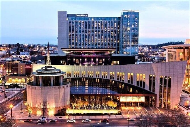 Circle Pass: Johnny Cash, Trolley Tour, Ryman, Ole Smoky & More - Old Town Trolley Tours Nashville: your second layer of sightseeing
