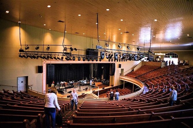 Discover Nashville City Tour with Entry to Ryman & Country Music Hall of Fame - What makes the guides matter so much