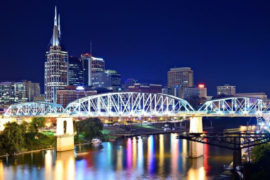 Discover Nashville: Fully Narrated Half-Day City Tour - The Downtown Drive: Riverfront Park, Fort Nashborough, and Honky Tonk Row