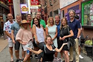 Downtown Nashville Food Tour: Bites Beyond Broadway - The downtown walking route: landmarks plus food stops