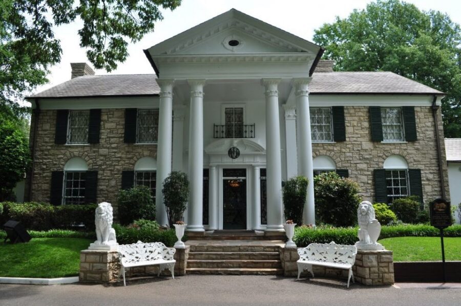 From Nashville: Memphis Tour with Graceland VIP Access - Getting on the Ultimate Party Bus: early pickup and late-day logistics
