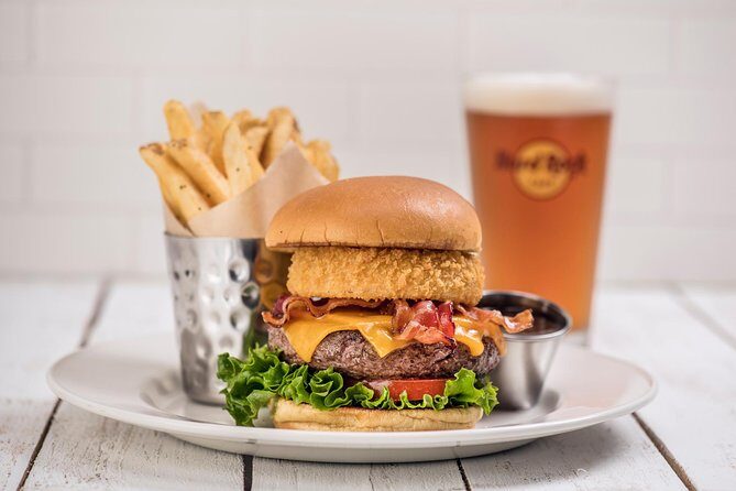 Hard Rock Cafe Nashville - Acoustic Rock vs Electric Rock: the easiest way to choose