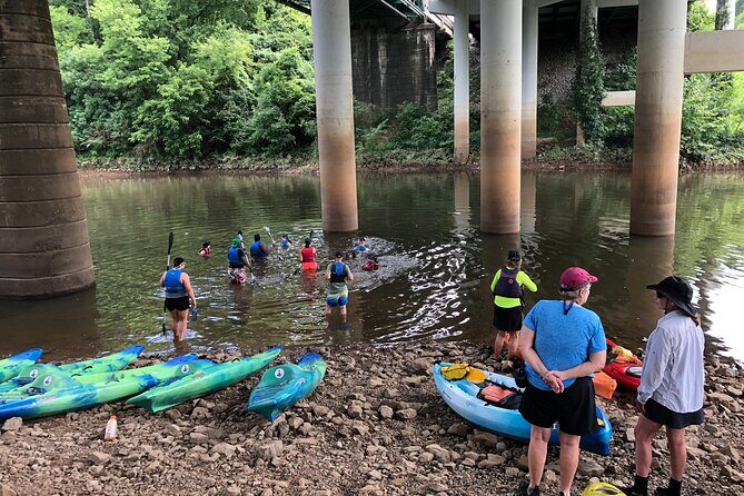 Kayak Rental in Downtown Nashville with Shuttle - The shuttle and the kayaking 101 safety setup
