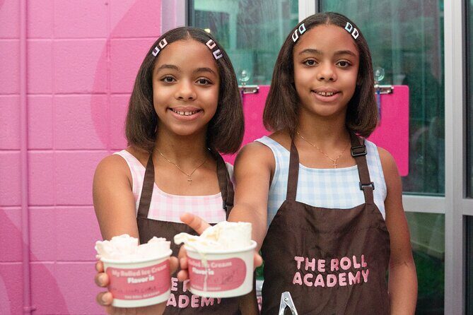 Make you own Rolled Ice Cream in Nashville - The 30-minute structure: two ice creams and a topping free-for-all