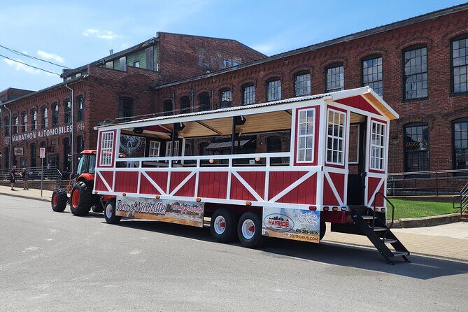 Narrated Sightseeing Tractor Tour of Nashville - Entering Nashville at tractor speed