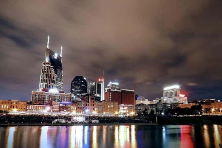 Nashville: 2-hour Trolley Sightseeing Tour by Night - What makes the guide experience feel worth your money