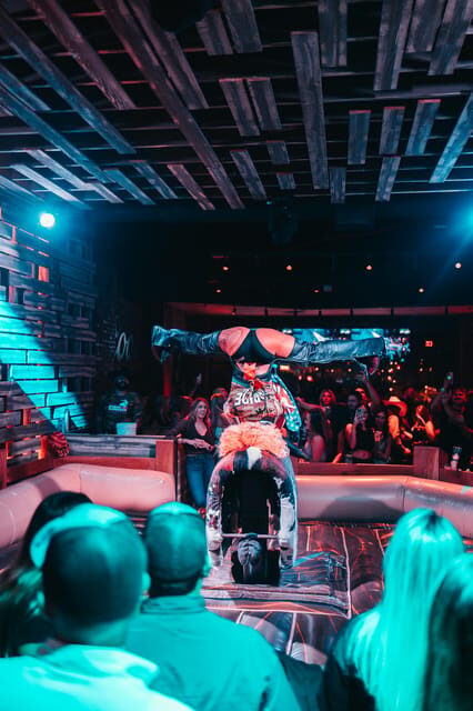 Nashville Bar Crawl: Guided Pub Crawl with Drinks Discounts - Ending at a Honky-Tonk, Rooftop, or Bar: The “Last Leg” Plan