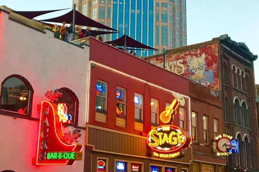 Nashville: Downtown Food, Drink and Sightseeing Walking Tour - Starting at Ole Red: the easiest way to get your bearings