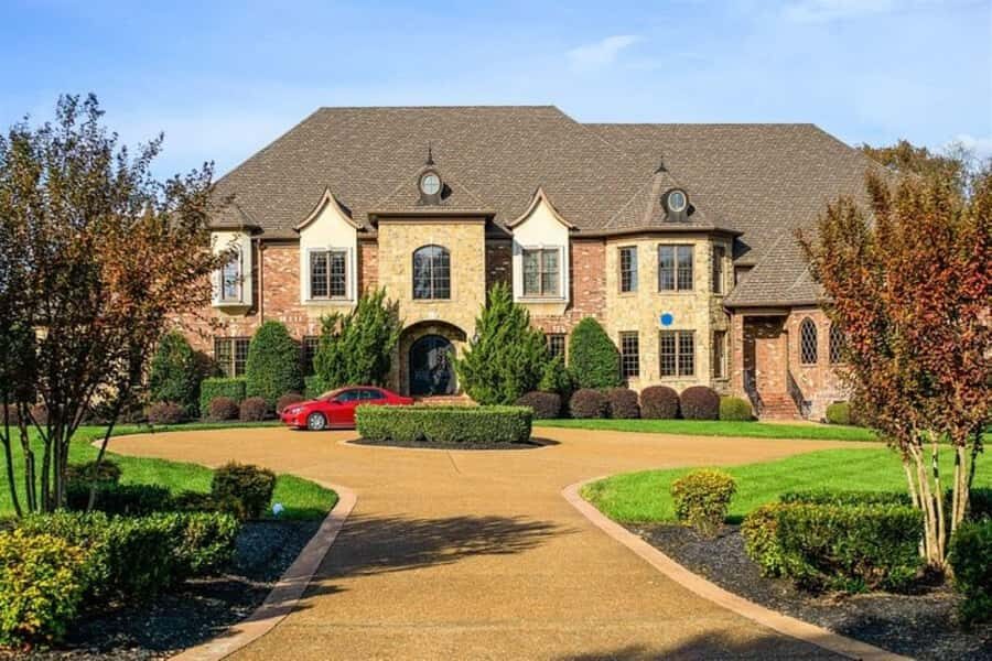 Nashville: Homes of the Stars Narrated Bus Tour - Key points at a glance