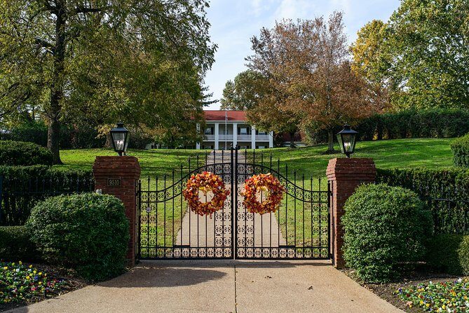 Nashville "Homes Of The Stars" Narrated Bus Tour with 30+ Celebrity Homes - The Celebrity Homes Part: Fun Names, Real Expectations