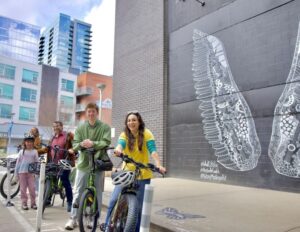 Nashville: Immersive E-Bike Tour of Music City's History - Two hours, not two hours of waiting: How the pace works