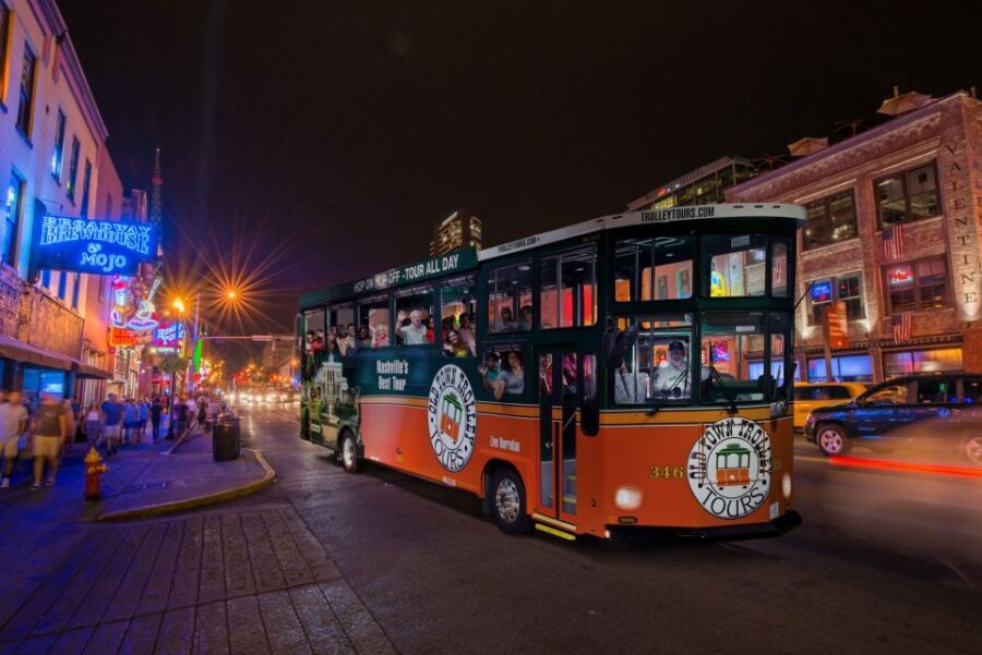 Nashville: Music City Nighttime Trolley Tour - The 90 minutes: what you actually experience