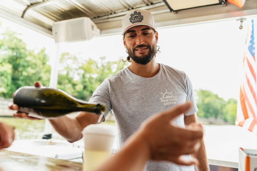 Nashville: Pontoon Party Cruise with a Captain - Should you book the Pontoon Saloon?