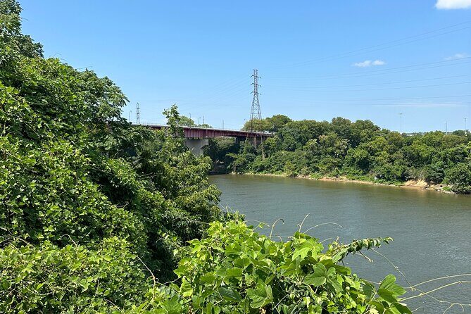 Nashville True Crime Walking Guided Tour - The guide: what to expect from Mr. E’s Crimecast