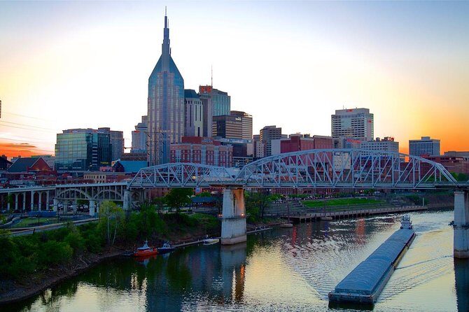 Nashville VIP Style Private Tour with Local Singer-Songwriter - Getting Picked Up and Saying Hello to Steven Whitson