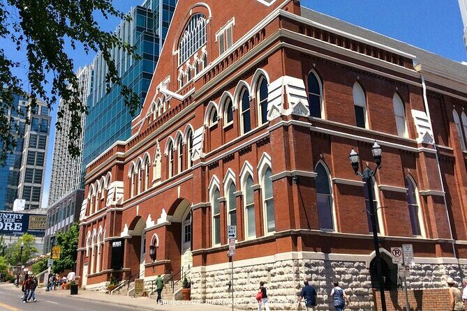 Private Walking Tour with Johnny Cash Museum Admission - Broadway’s Honky Tonk Highway: what to notice while you walk