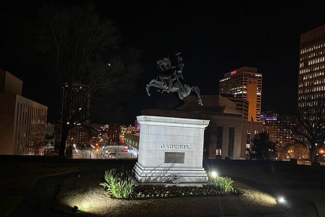 Seeking Spirits Haunted Night-Time Pub Crawl in Nashville - Guides and storytelling: what you should expect from the host